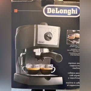 Delonghi Espresso and Cappucino Machine